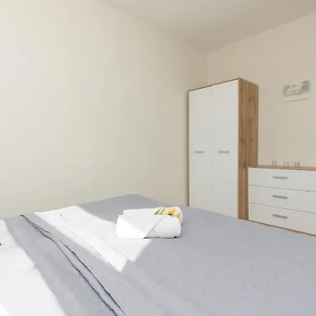 Апартаменты Szlachecka By Renters *